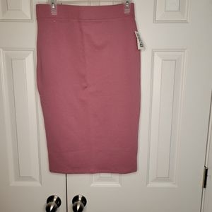 This mauve pencil skirt is a size large.